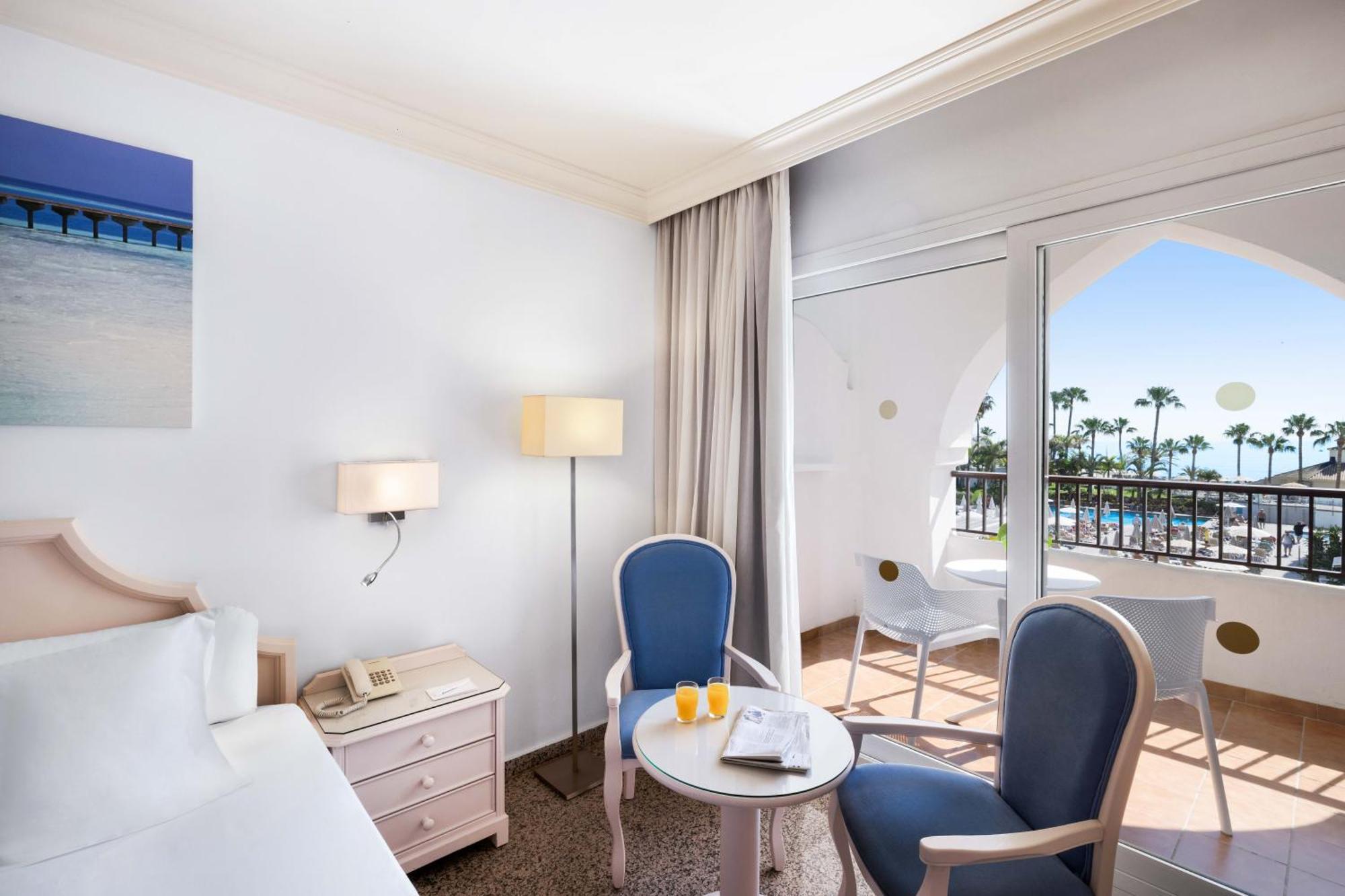 Double or Twin Room Side Sea View