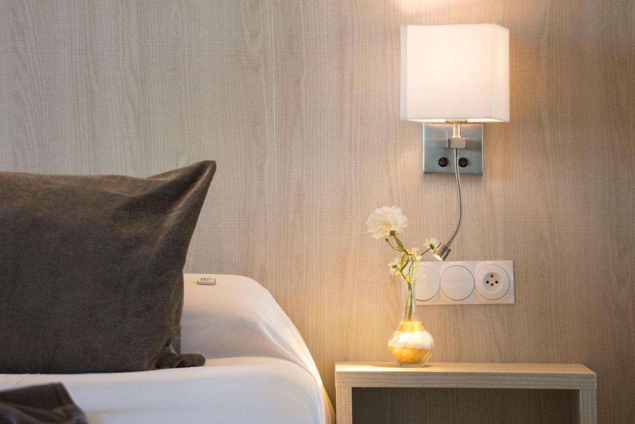 One bedroom apartment Lateral Sea Views (3 adults + 1 child)