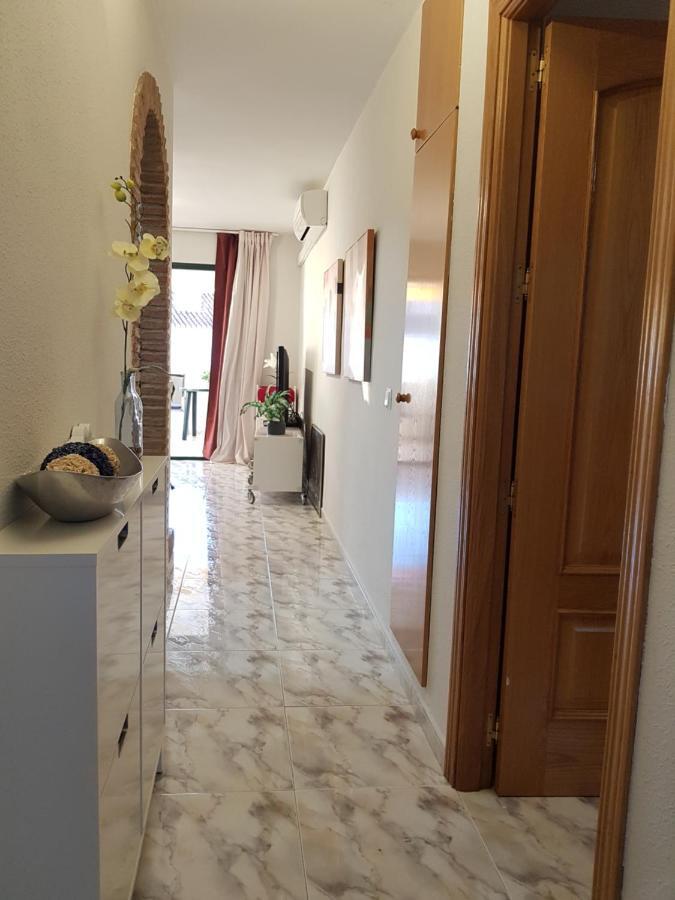 Apartment with Balcony,943950253:JPEG