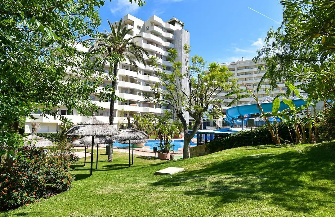Benal Beach, Luxury Sea & Mountain View Beachside 1 Bedroom Apartment-1