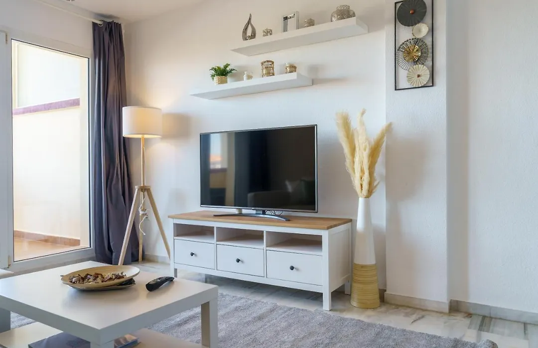 Chic Beachfront Flat With Amazing Sea Views And Private Indoor Parking-1