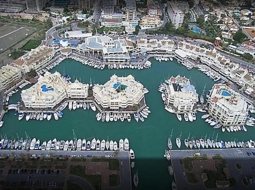 Apartment In Benalbeach 5 Pools-1