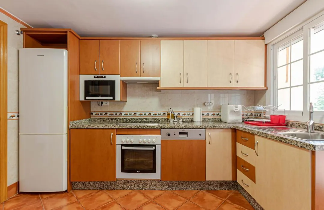 797 Holiday Rentals- Piso con amplia terraza a solo 1 min de la playa-1