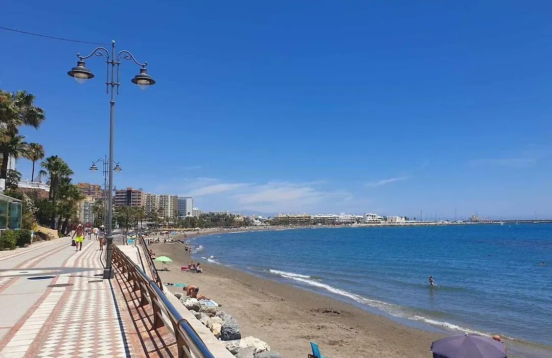 797 Holiday Rentals - Apartamento En Puerto Marina-1