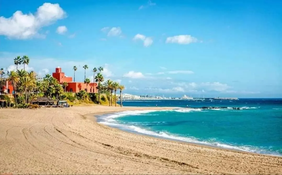 Benalbeach, Estudio En Primera Linea De Playa-1