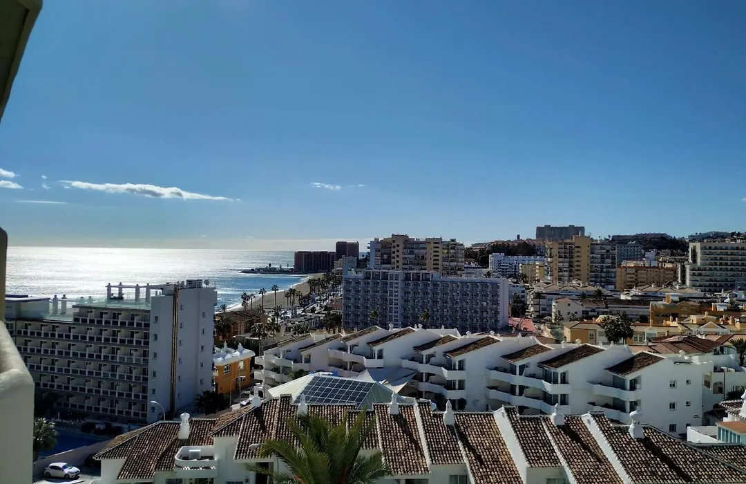 Deluxe Apartment In Benalbeach With Beach Views-1