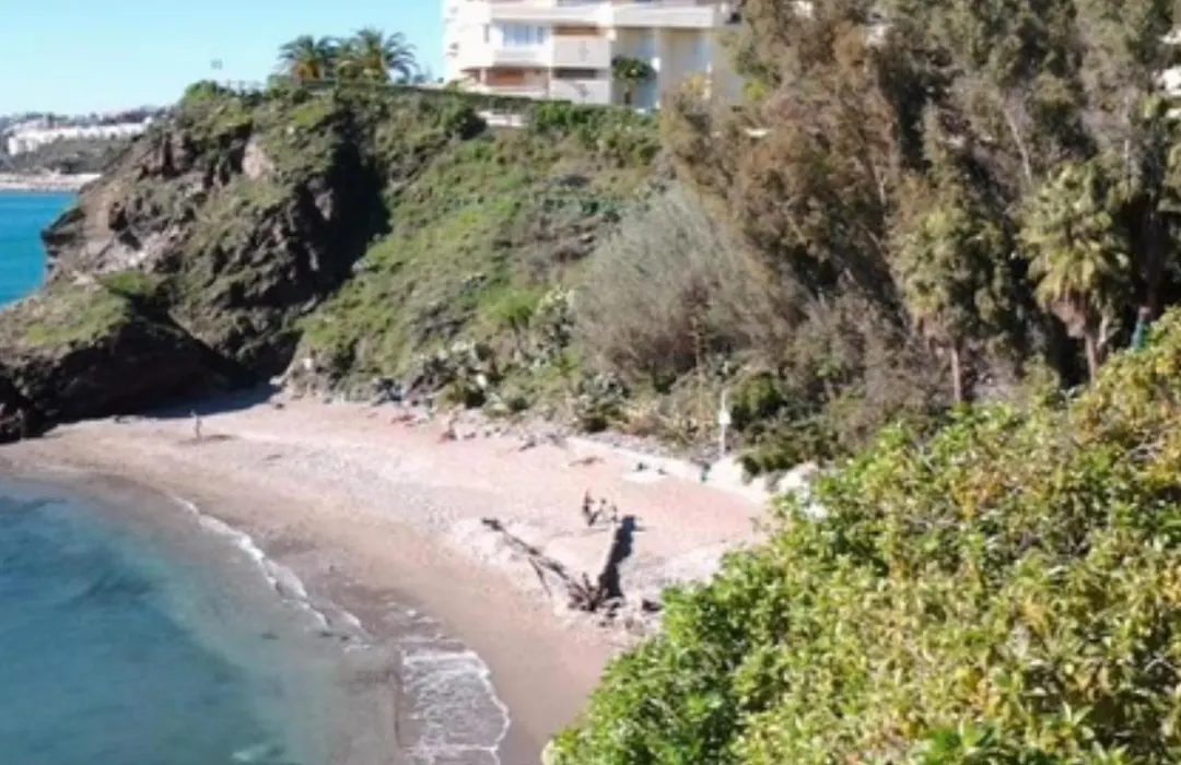 Estudio Recien Reformado En Primera Linea De Playa-1