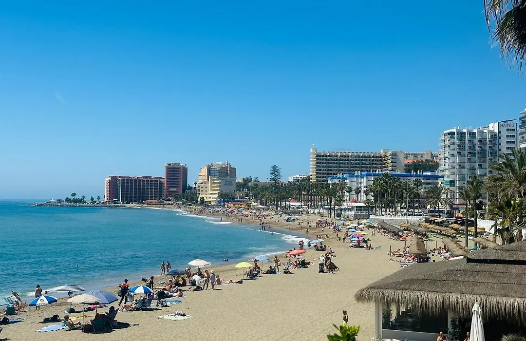 Victoria Luxury Beachfront Apartment In Benalmadena Costa-1