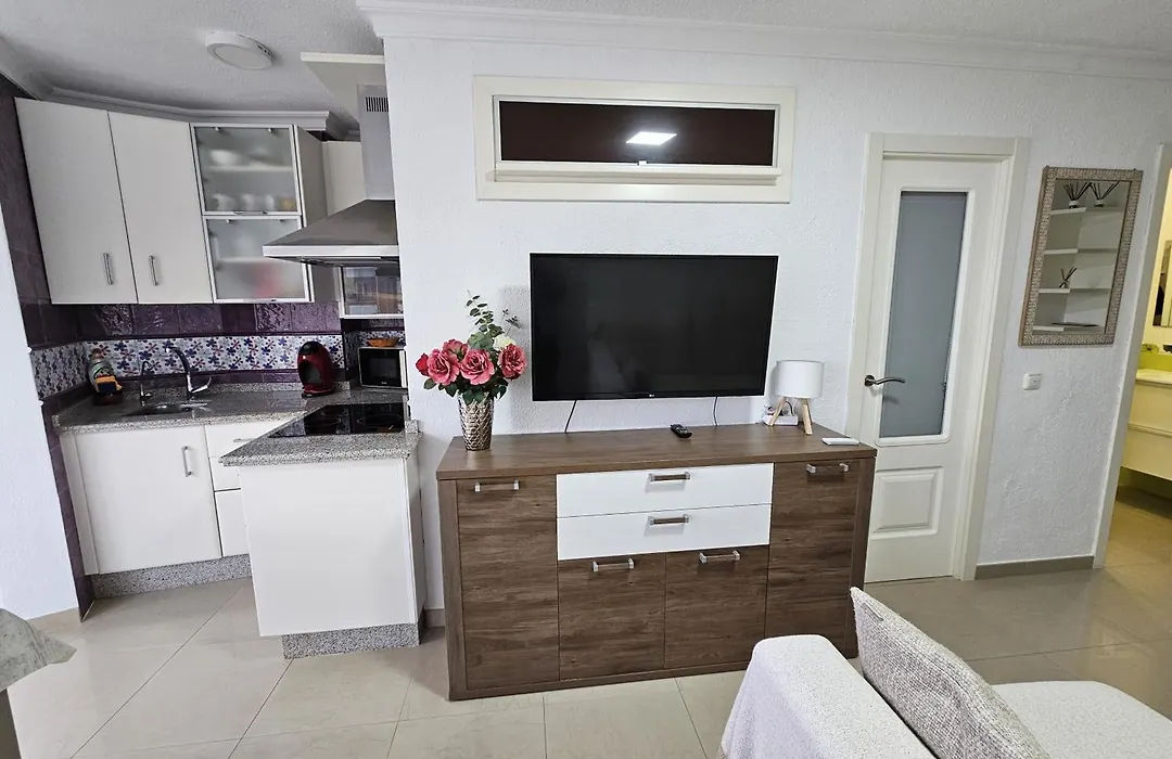 Apartamento En Benalmadena, Primera Linea De Playa-1