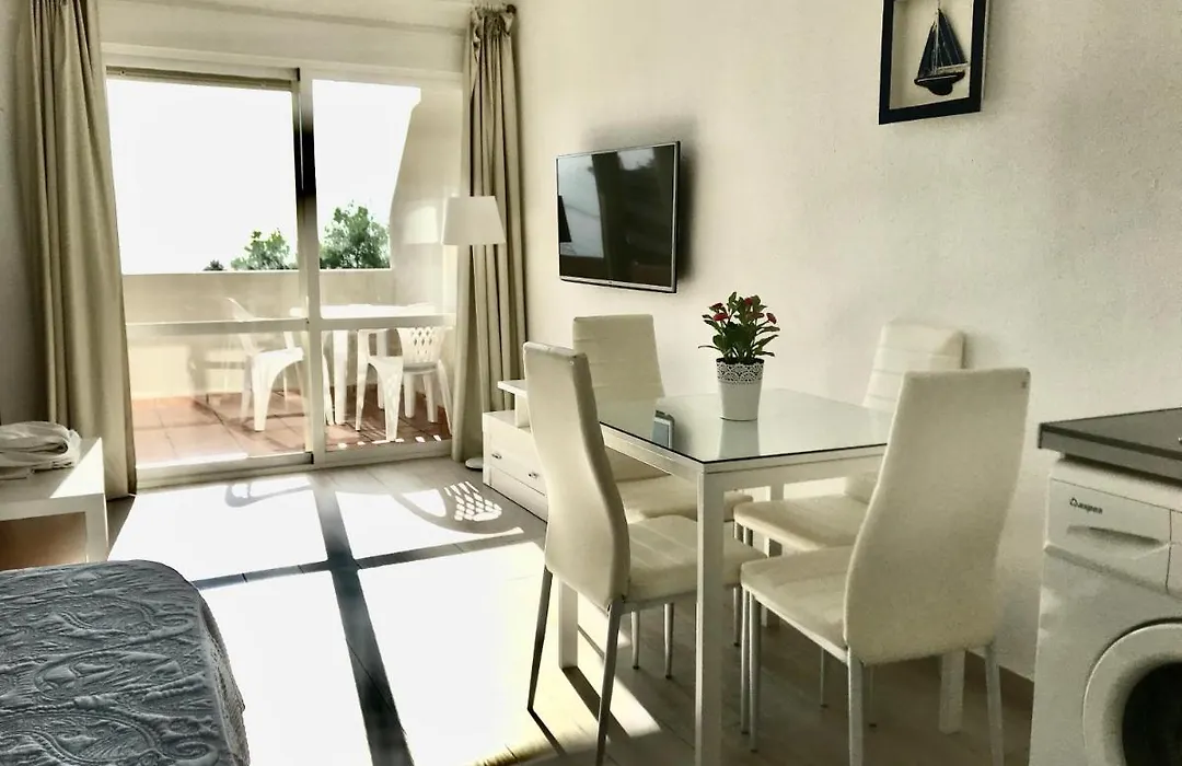 Estudios Y Apartamentos Benal Beach-1