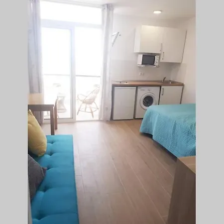 Modern Studio Near Beach. Sea, Pool And Wi-Fi-3