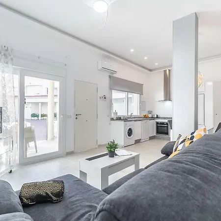 Vive Benalmadena Apartamento Luxe Pueblo Marinero 1, A 50 Metros Del Mar-2
