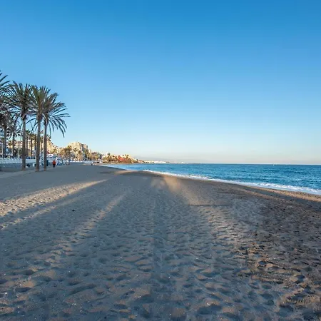 Modern Apartment Next To The Beach, Pets Friendly-3