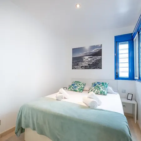 Modern Apartment Next To The Beach, Pets Friendly-2