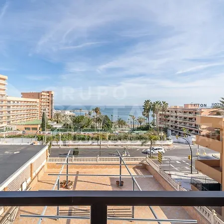 Espectacular Apartamento En Benalmadena Costa, Frente Al Mar-2