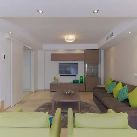 C43 - Family House With Terrace And Shared Pool-2