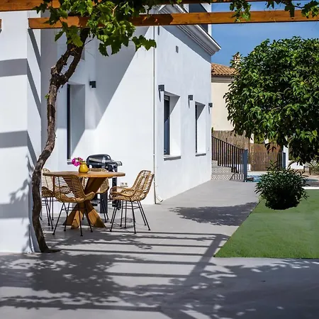 Luxury Villa Alhambra Close To Sea And Centre-3