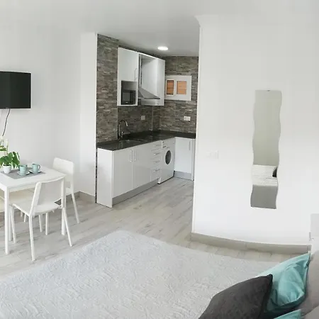 Precioso Apartamento Residencial Piscina Jardines-2