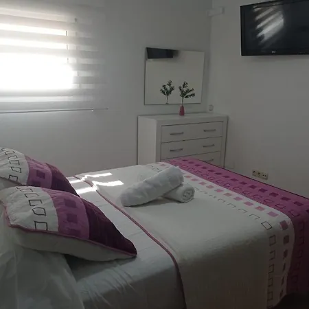 Puerto Marina Family Home-3