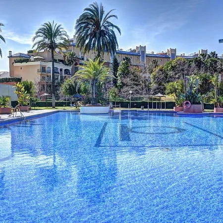 Deluxe Apartment In Benalbeach With Beach Views-3