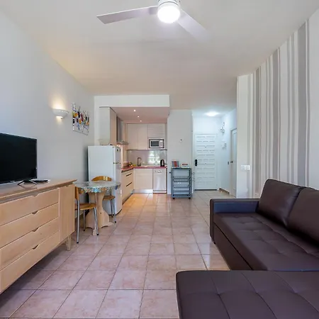 797 Holiday Rentals- Precioso Piso Con Vistas Al Jardin En Benalbeach-3