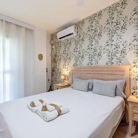 797 Holiday Rentals- Precioso Piso Con Vistas Al Jardin En Benalbeach-2