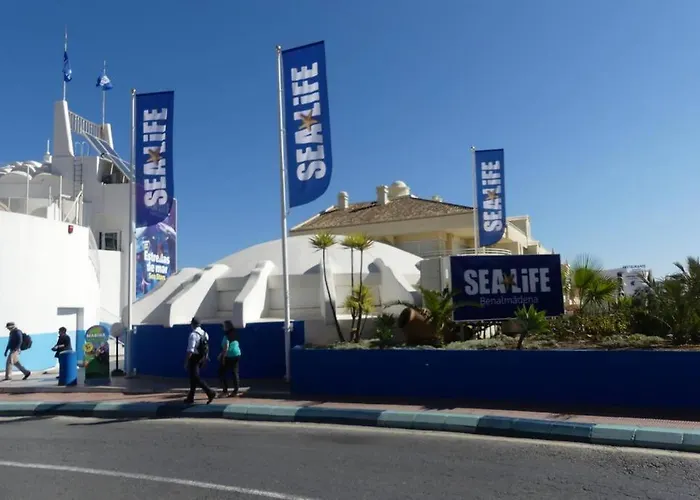 Holiday Rentals Piscina, Playa Parking A 5 Min Caminando Del Puerto De Benalmádena