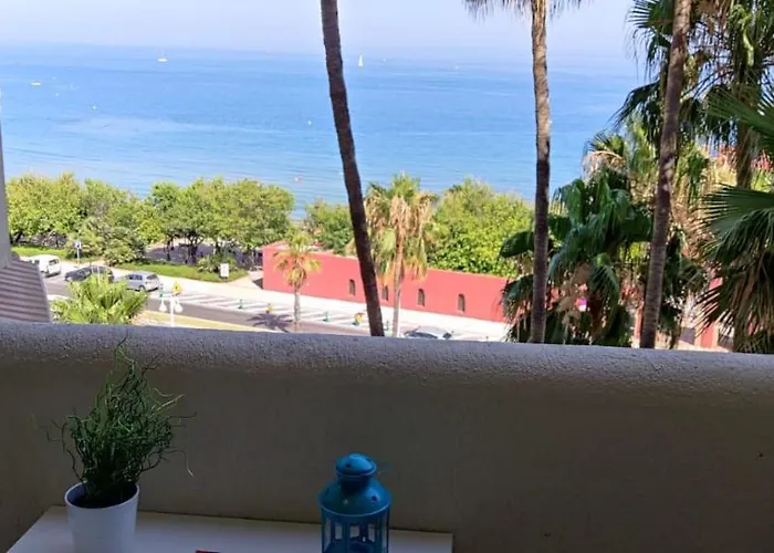 Estudio en Benalbeach, vistas mar, primera línea playa Benalmádena