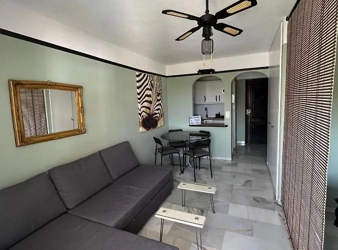 Lovely Apartment For 2 To 4 People---Apartamento De Dos A Cuatro Personas Benalmádena