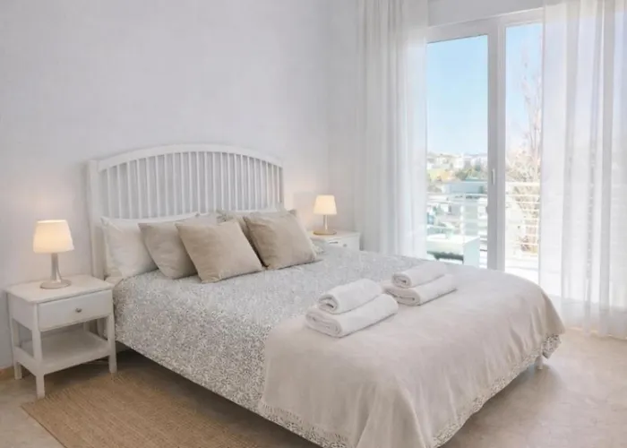 Amplio, luminoso y moderno Apartamento con amplia terraza y hermosas vistas en exclusiva urbanizacion Benalmádena