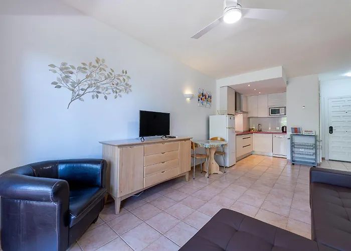 797 Holiday Rentals- Precioso Piso Con Vistas Al Jardin En Benalbeach Benalmádena